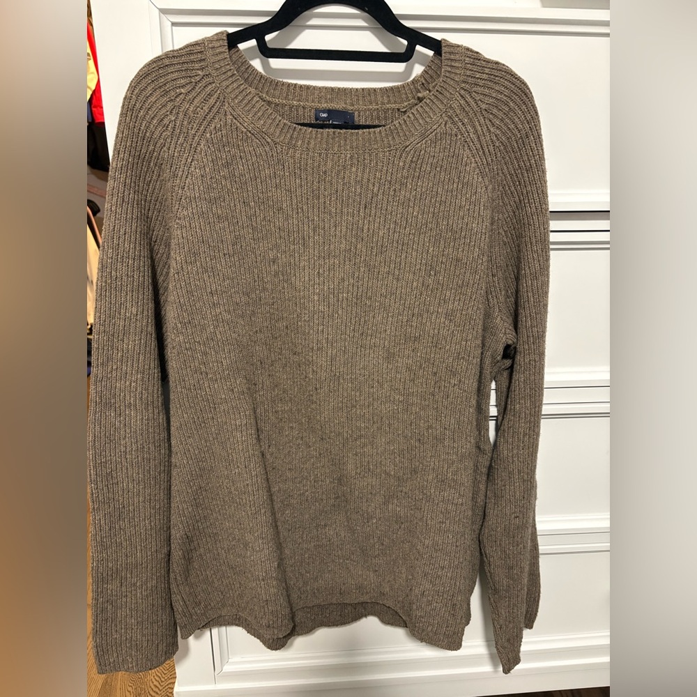 GAP Men's Tan Crewneck Sweater